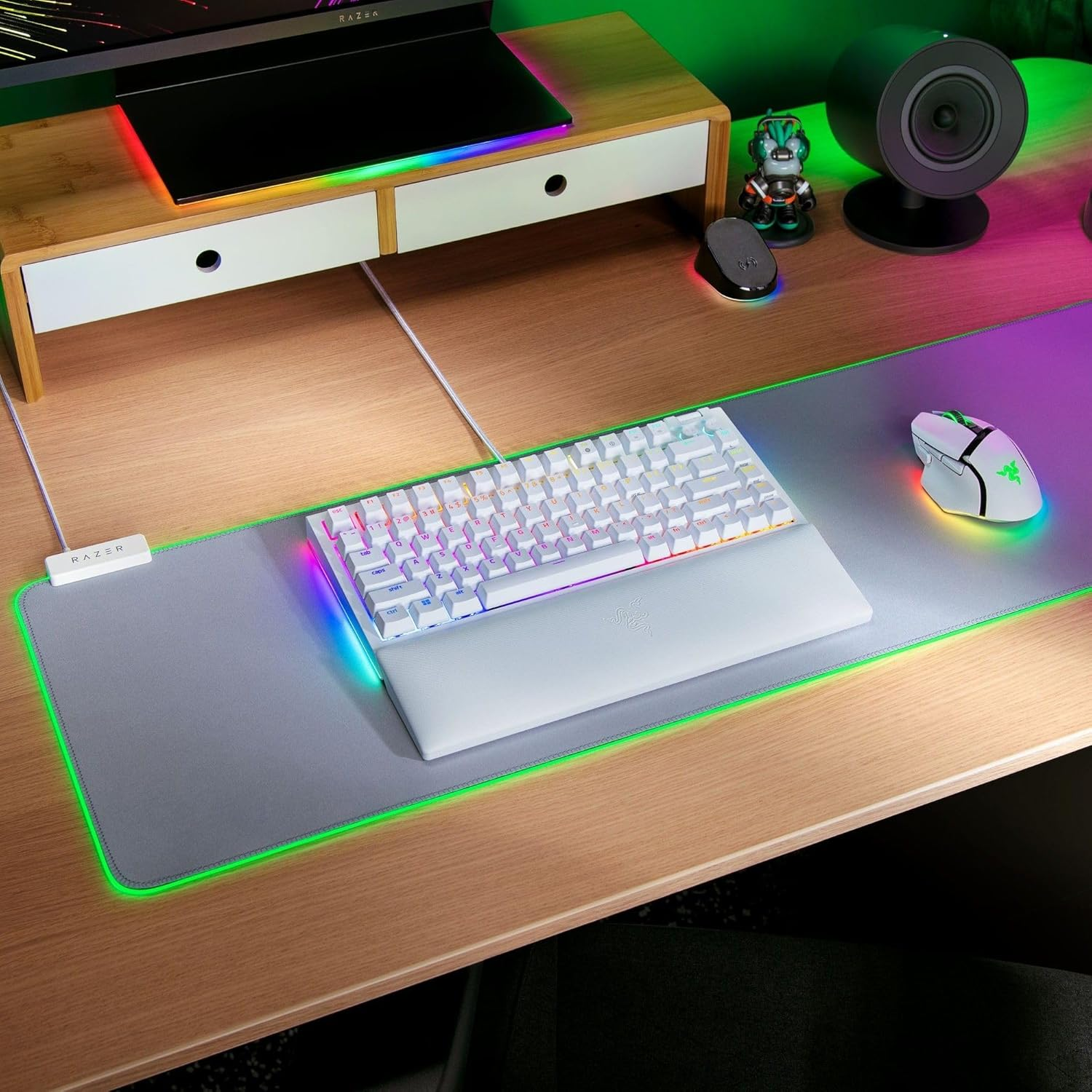 Razer BlackWidow V4 75% Mechanical Hot-swappable Compact & Durable Chroma MF Roller & Media Keys Wrist Rest Orange Tactile Switches - White