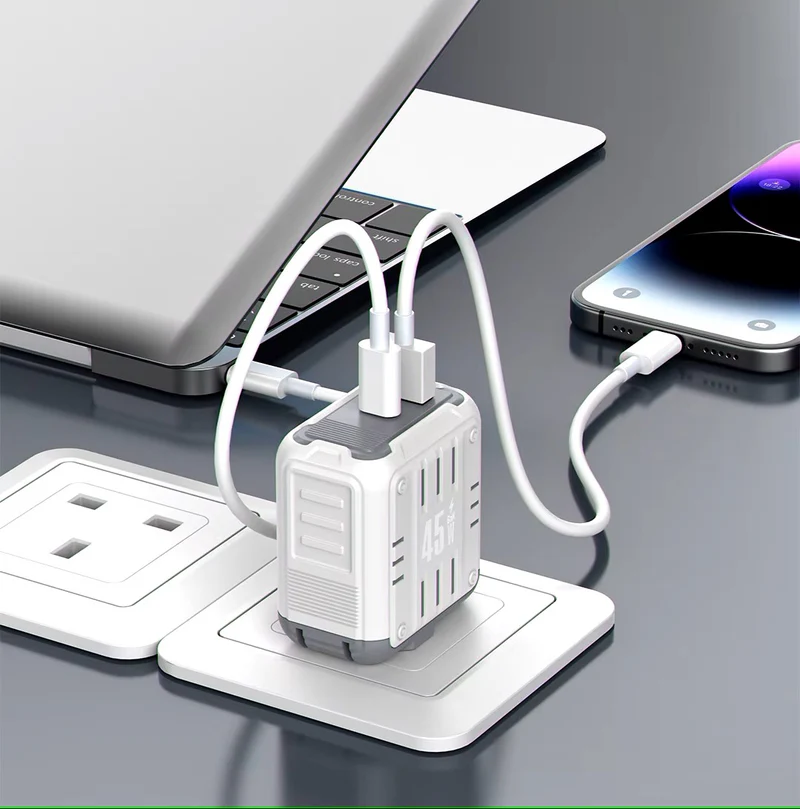 VFAN E10 20W ULTRA FAST CHARGER USB-C TO LIGHTNING